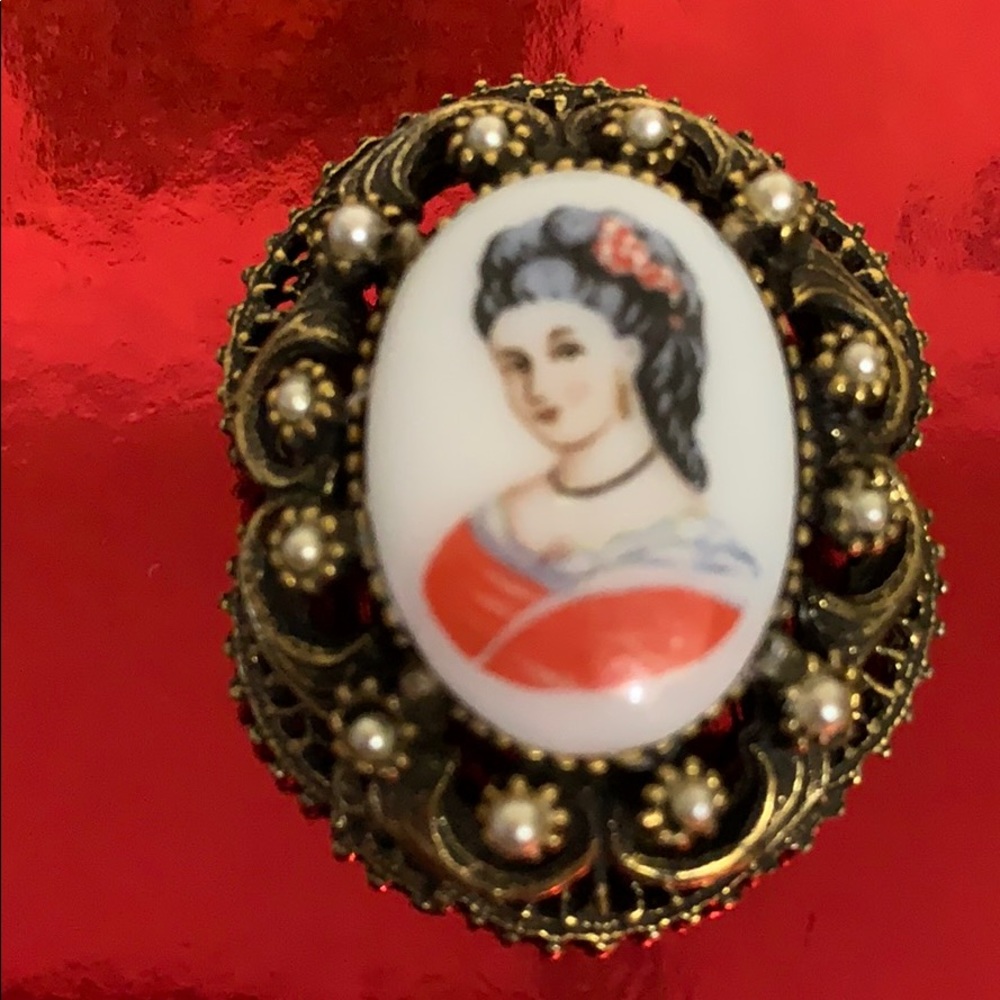 Vintage Cameo Brooch and Pendant